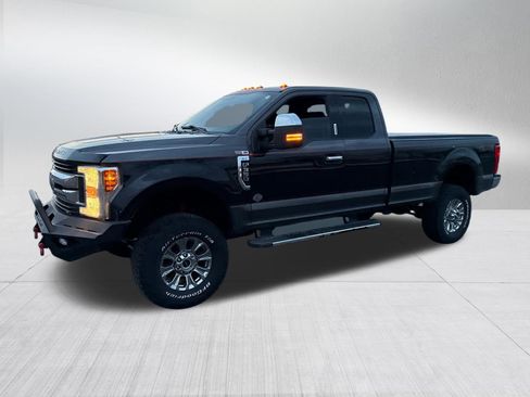 Used 2019 Ford F350 XLT w/ XLT Premium Package image 5
