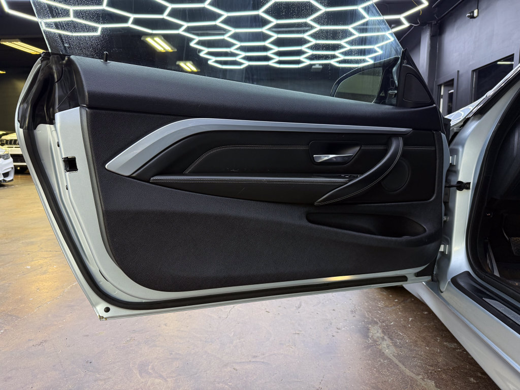 Used 2015 BMW M4 Coupe w/ Executive Package RWD image 12