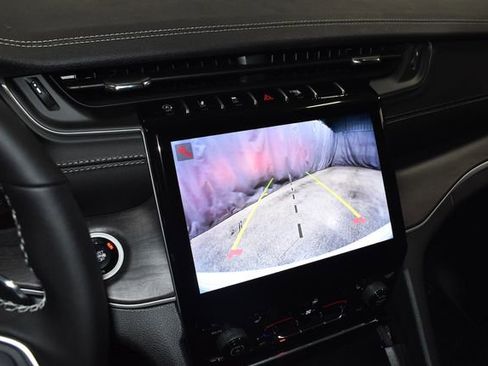 New 2025 Jeep Grand Cherokee Limited image 13