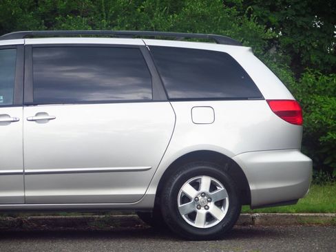 Used 2004 Toyota Sienna LE FWD image 21