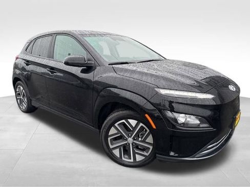 Used 2023 Hyundai Kona SE w/ Cargo Package image 1