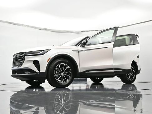 New 2026 Lincoln Nautilus Premier AWD/4WD image 54