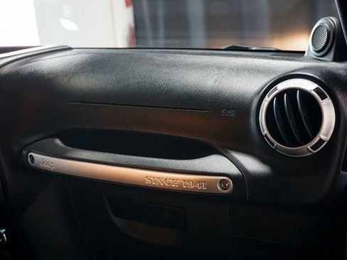 Used 2013 Jeep Wrangler Unlimited Rubicon w/ Connectivity Group image 27