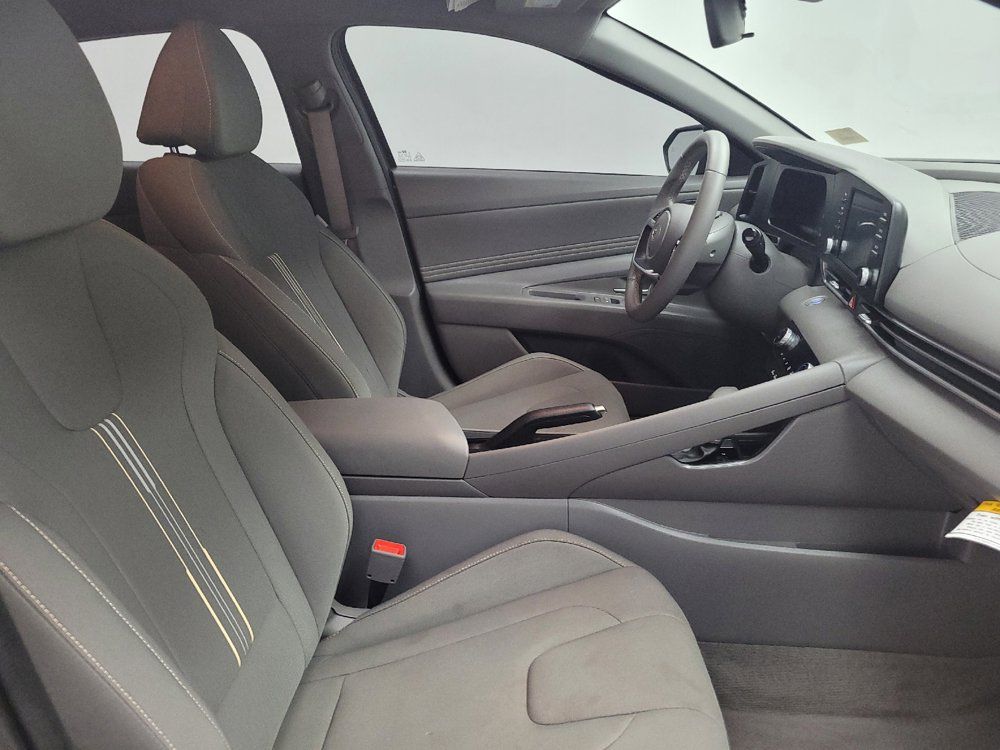 Used 2025 Hyundai Elantra Sport FWD image 21