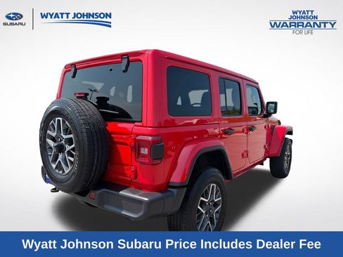 Used 2025 Jeep Wrangler Unlimited Sahara AWD/4WD image 8