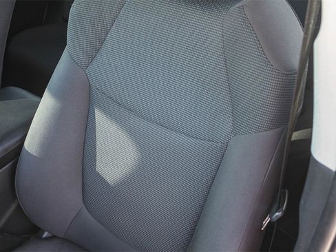 Used 2021 Toyota RAV4 LE image 30