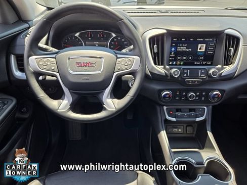Used 2024 GMC Terrain SLT AWD/4WD image 12
