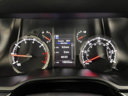 Used 2022 Toyota 4Runner TRD Off-Road Premium image 31