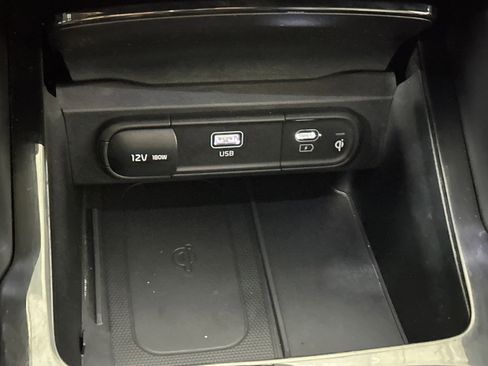 Used 2023 Kia Telluride EX w/ EX Captain's Chair Package image 27