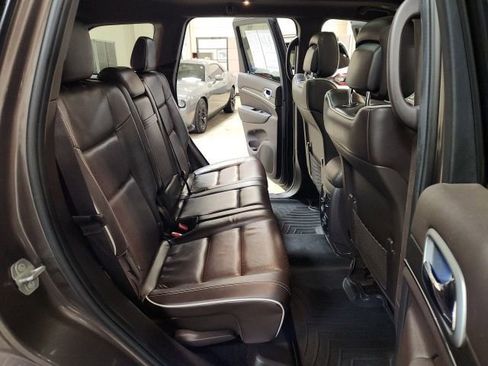Used 2018 Jeep Grand Cherokee Overland image 32