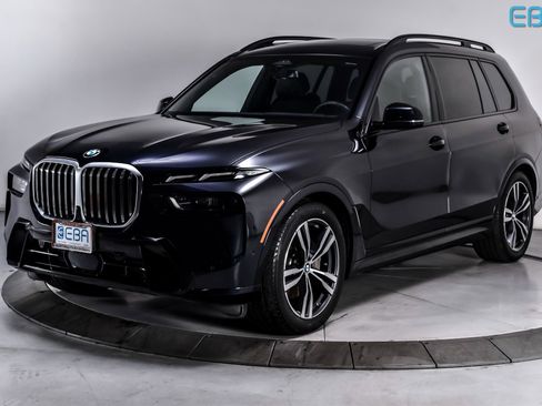 Used 2024 BMW X7 xDrive40i w/ M Sport Package image 2
