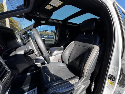 Used 2017 Ford F150 Raptor w/ Equipment Group 802A Luxury image 17