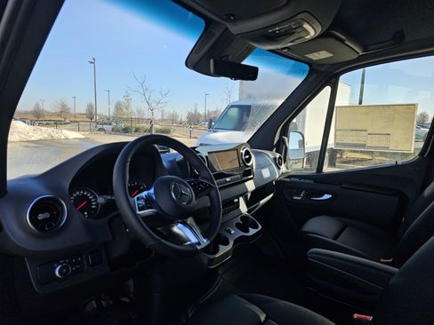 New 2025 Mercedes-Benz Sprinter 2500 image 7