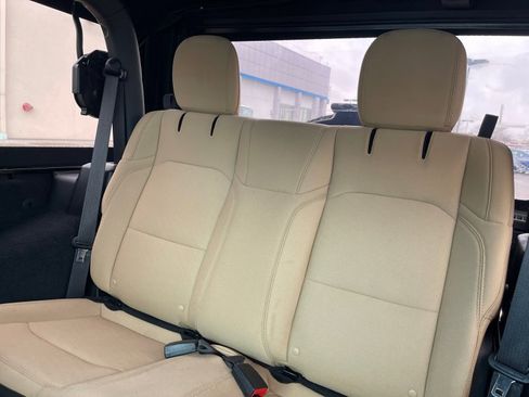 Used 2018 Jeep Wrangler Sport S image 18