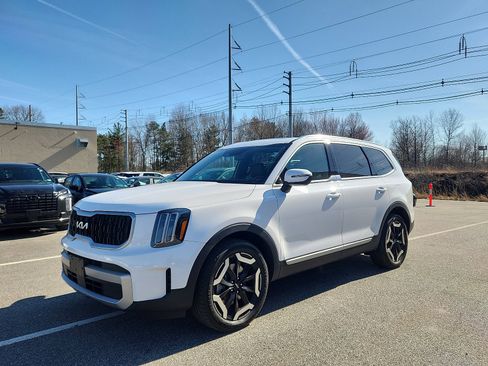 Used 2023 Kia Telluride EX w/ EX Captain's Chair Package AWD/4WD image 7