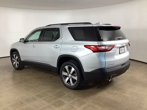 Used 2019 Chevrolet Traverse LT w/ LT Premium Package FWD image 12