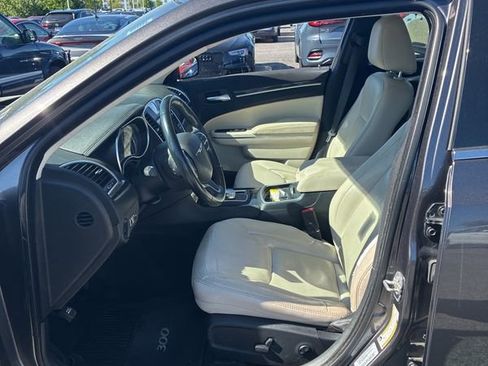 Used 2017 Chrysler 300 Limited AWD/4WD image 3