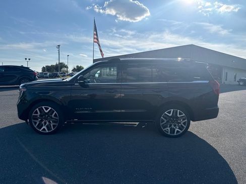 Used 2025 Ford Expedition Platinum w/ Platinum Ultimate Package AWD/4WD image 2