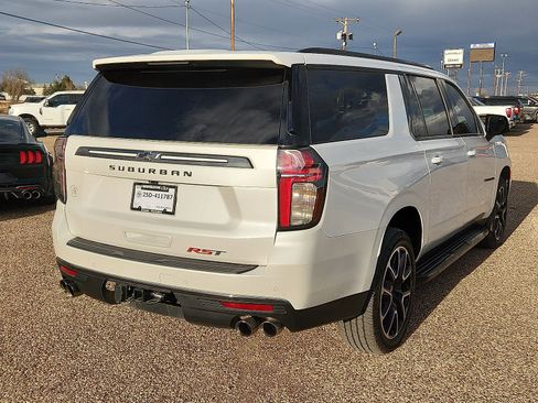 Used 2022 Chevrolet Suburban RST w/ Sport Performance Package image 4