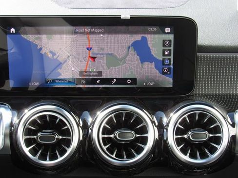 Used 2023 Mercedes-Benz EQB 300 4MATIC image 29