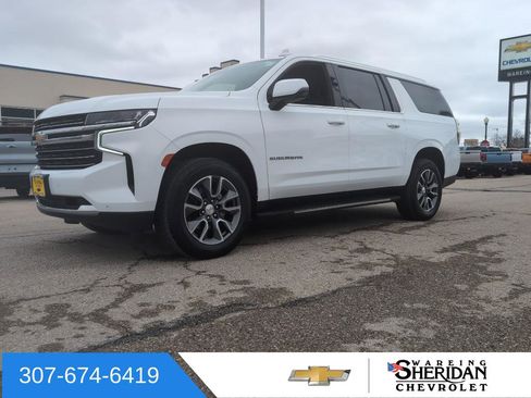 Used 2021 Chevrolet Suburban LT w/ Luxury Package image 36