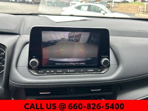 Used 2025 Nissan Rogue SV AWD/4WD image 14