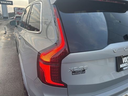 Used 2025 Volvo XC90 B5 Plus image 10