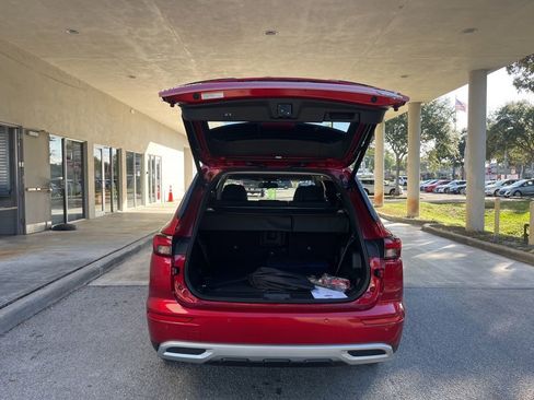 New 2025 Mitsubishi Outlander SE image 33