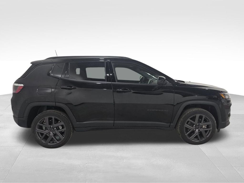 New 2026 Jeep Compass Latitude AWD/4WD image 21