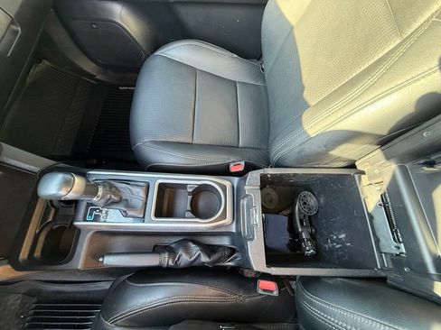 Used 2020 Toyota Tacoma Limited w/ Blackout Package AWD/4WD image 15