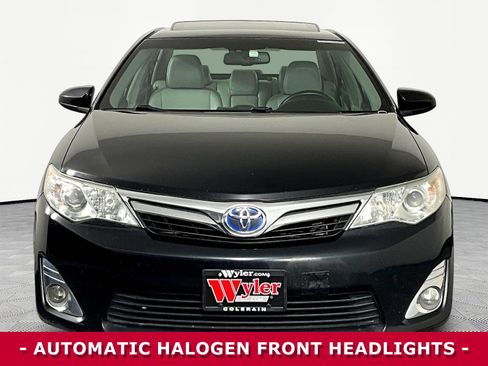 Used 2012 Toyota Camry XLE w/ Leather Pkg FWD image 2