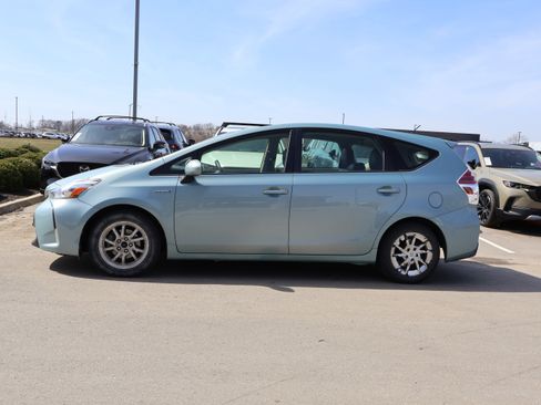 Used 2015 Toyota Prius V Three image 18