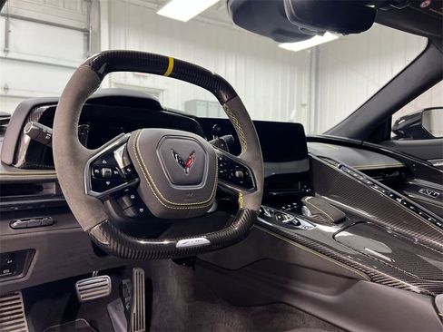 Used 2024 Chevrolet Corvette Z06 w/ Z07 Performance Package image 10