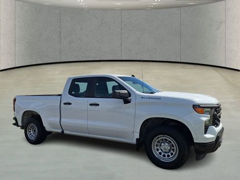 Used 2023 Chevrolet Silverado 1500 W/T w/ Trailering Package image 3