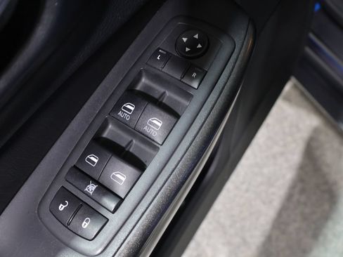 Used 2020 Jeep Cherokee Trailhawk w/ Comfort & Convenience Group AWD/4WD image 14