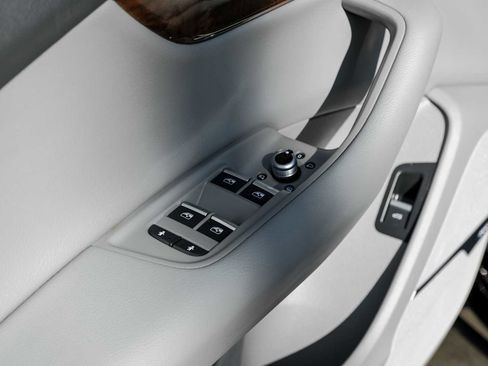 Used 2017 Audi Q7 3.0T Prestige image 44