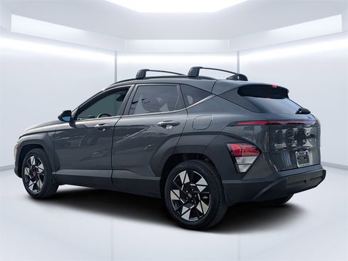 Used 2025 Hyundai Kona SEL image 5