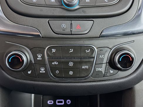 Used 2023 Chevrolet Equinox LT image 24