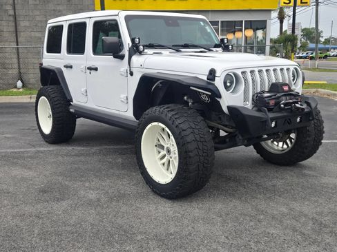 Used 2021 Jeep Wrangler Unlimited Sahara AWD/4WD image 3