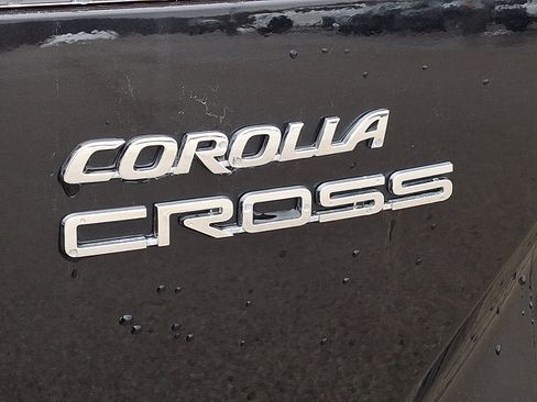 Certified 2022 Toyota Corolla Cross XLE w/ Convenience Package image 31