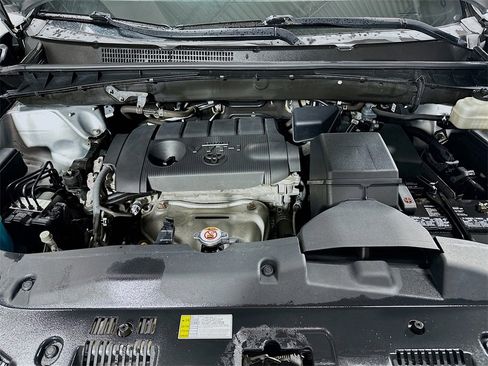 Used 2019 Toyota Highlander LE image 30