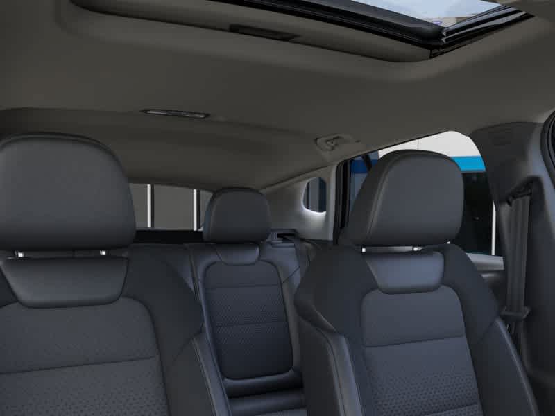 Used 2026 Chevrolet Trax LT w/ Sunroof Package FWD image 24