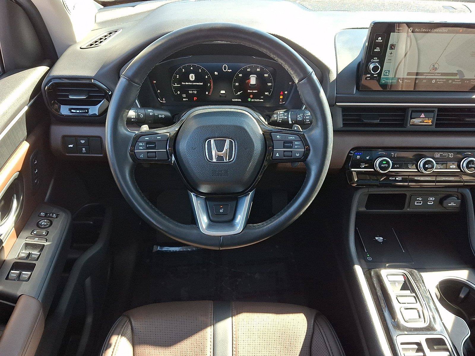 Used 2025 Honda Pilot Elite image 13