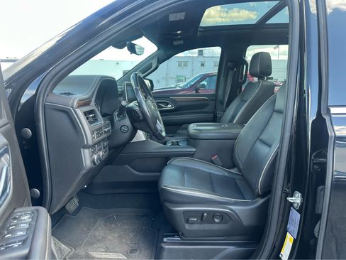 Used 2021 Chevrolet Suburban Premier w/ Premium Package AWD/4WD image 9