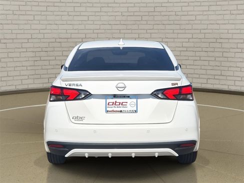 Used 2025 Nissan Versa SR w/ Trunk Package image 6