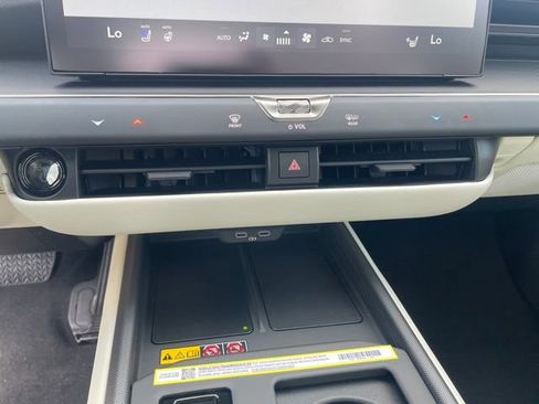 New 2026 Lexus ES 500e AWD/4WD image 21