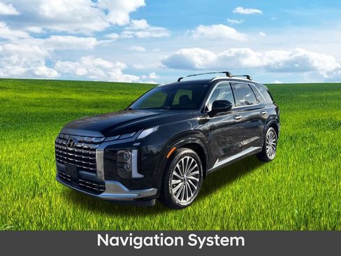 Used 2023 Hyundai Palisade Calligraphy image 2