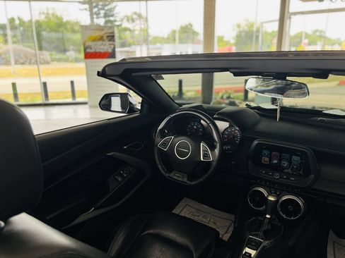 Used 2017 Chevrolet Camaro SS RWD image 44