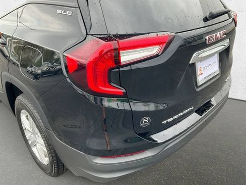 Used 2024 GMC Terrain SLE AWD/4WD image 28