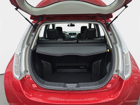 Used 2015 Nissan Leaf SL w/ Premium Package image 12